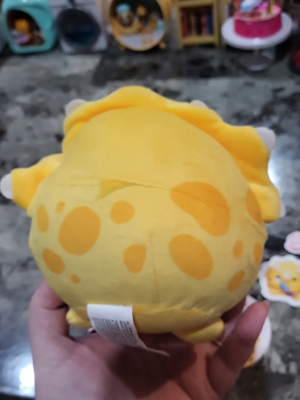 Zuru Snackles Triceratops Howard